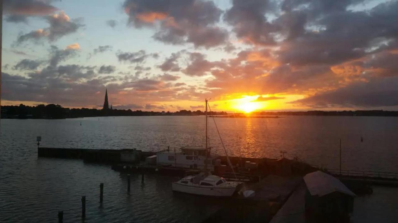 Ferienwohnung Schleiloge Mit Panoramablick Auf Die Schlei Шлесвиг Екстериор снимка